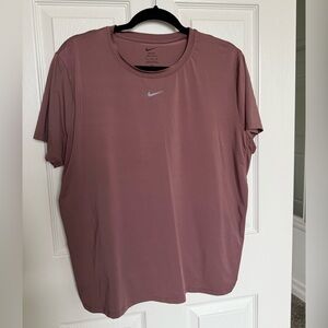 NIKE MUAVE DRI FIT WORKOUT TOP